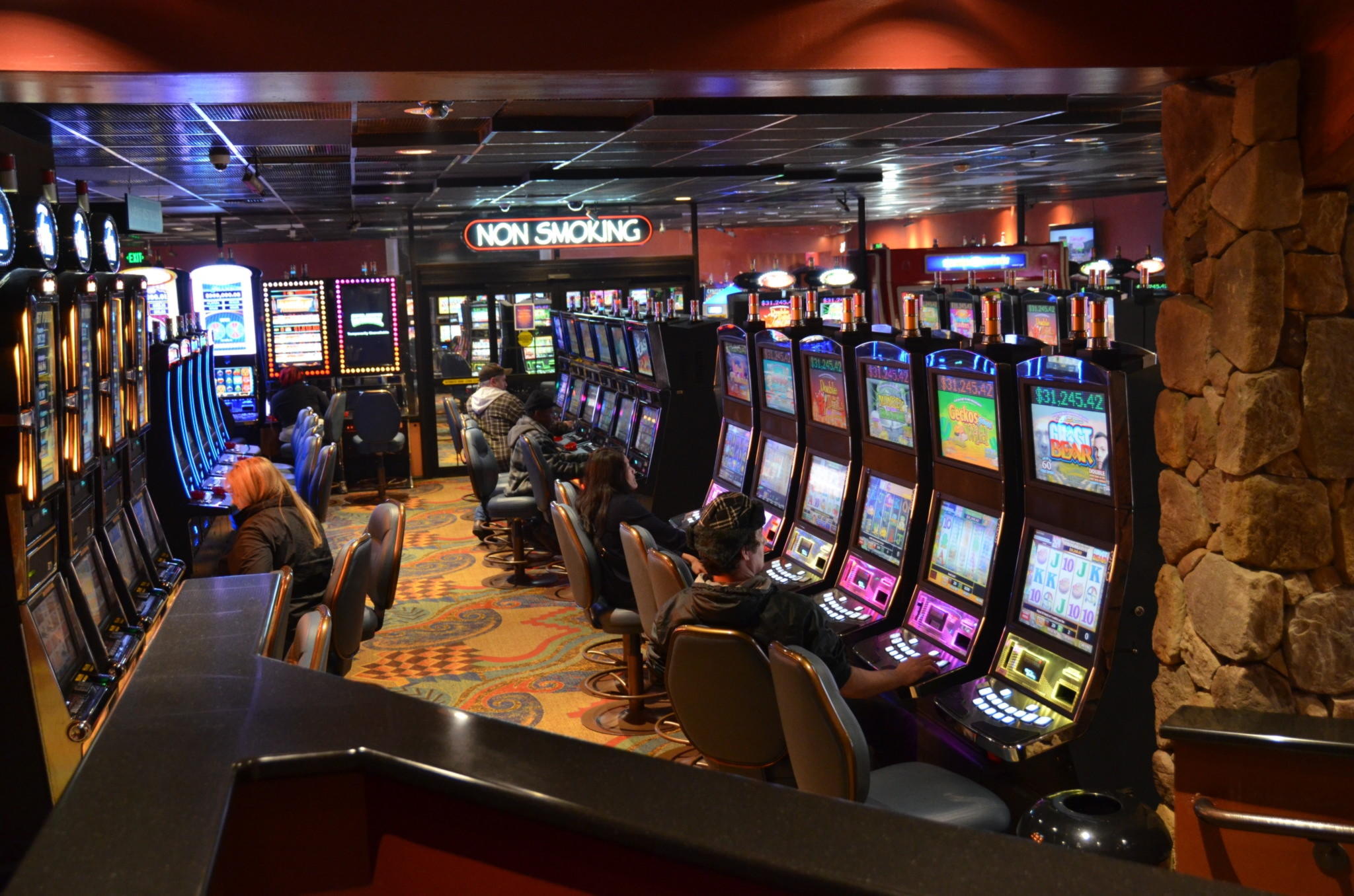 $560 Casino chip at Casino com