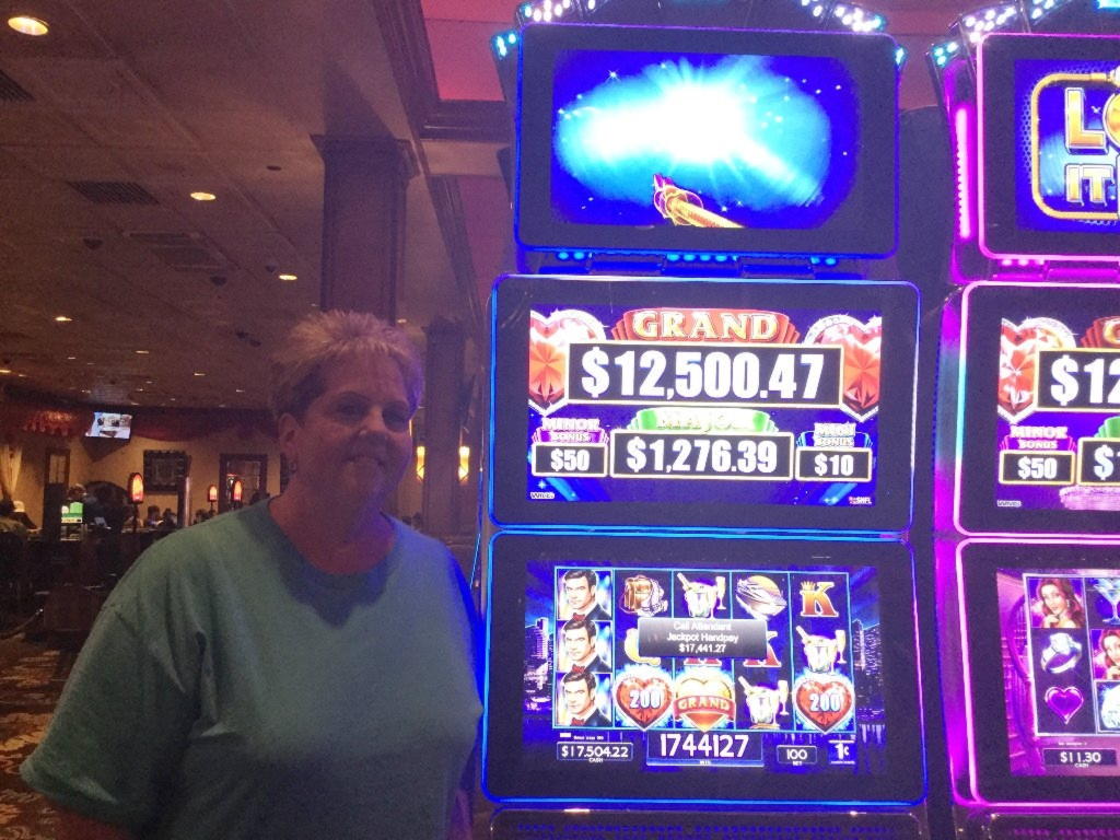 310% First Deposit Bonus at Casino Room
