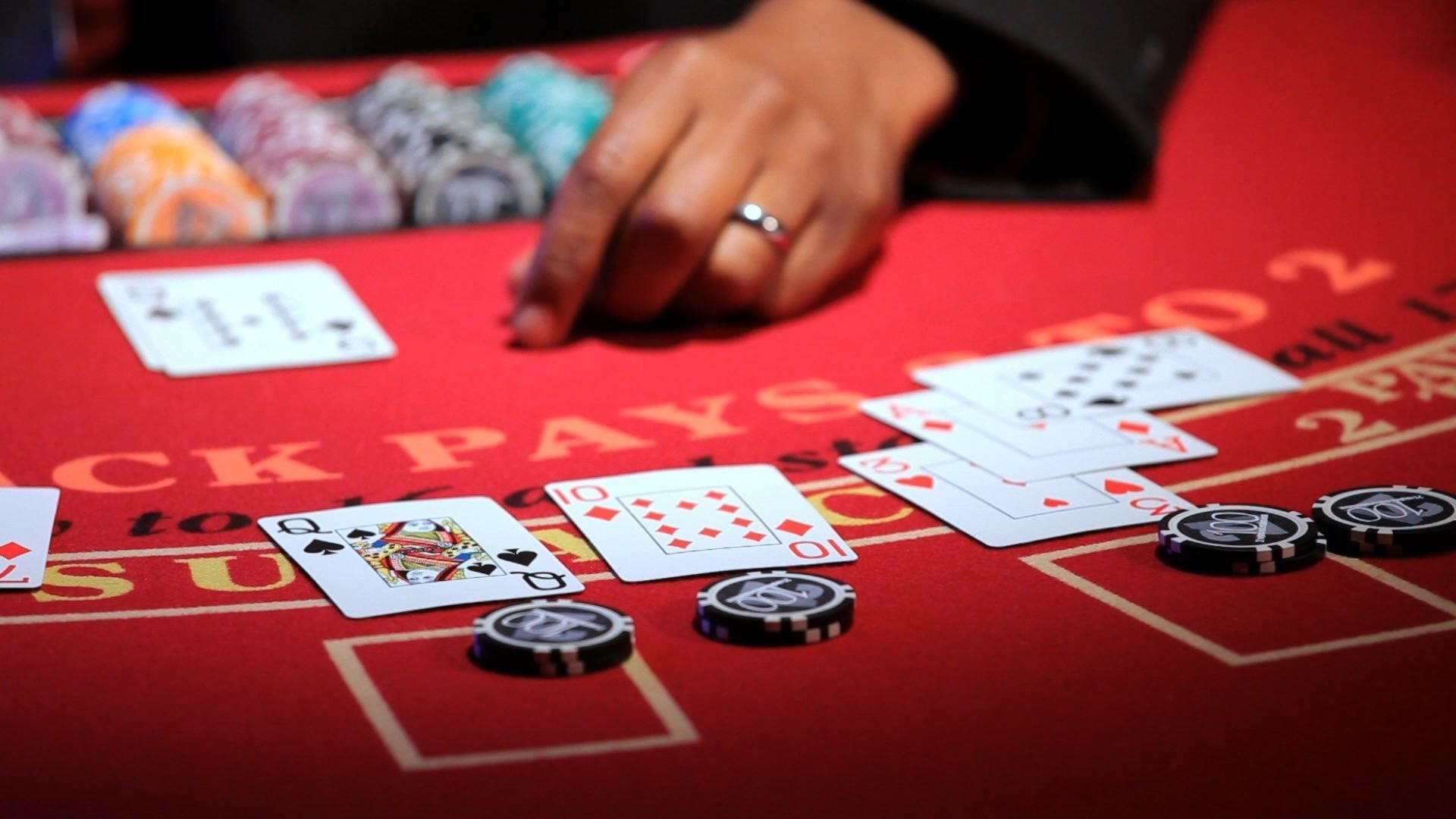 €705 Mobile freeroll slot tournament at Casino Max