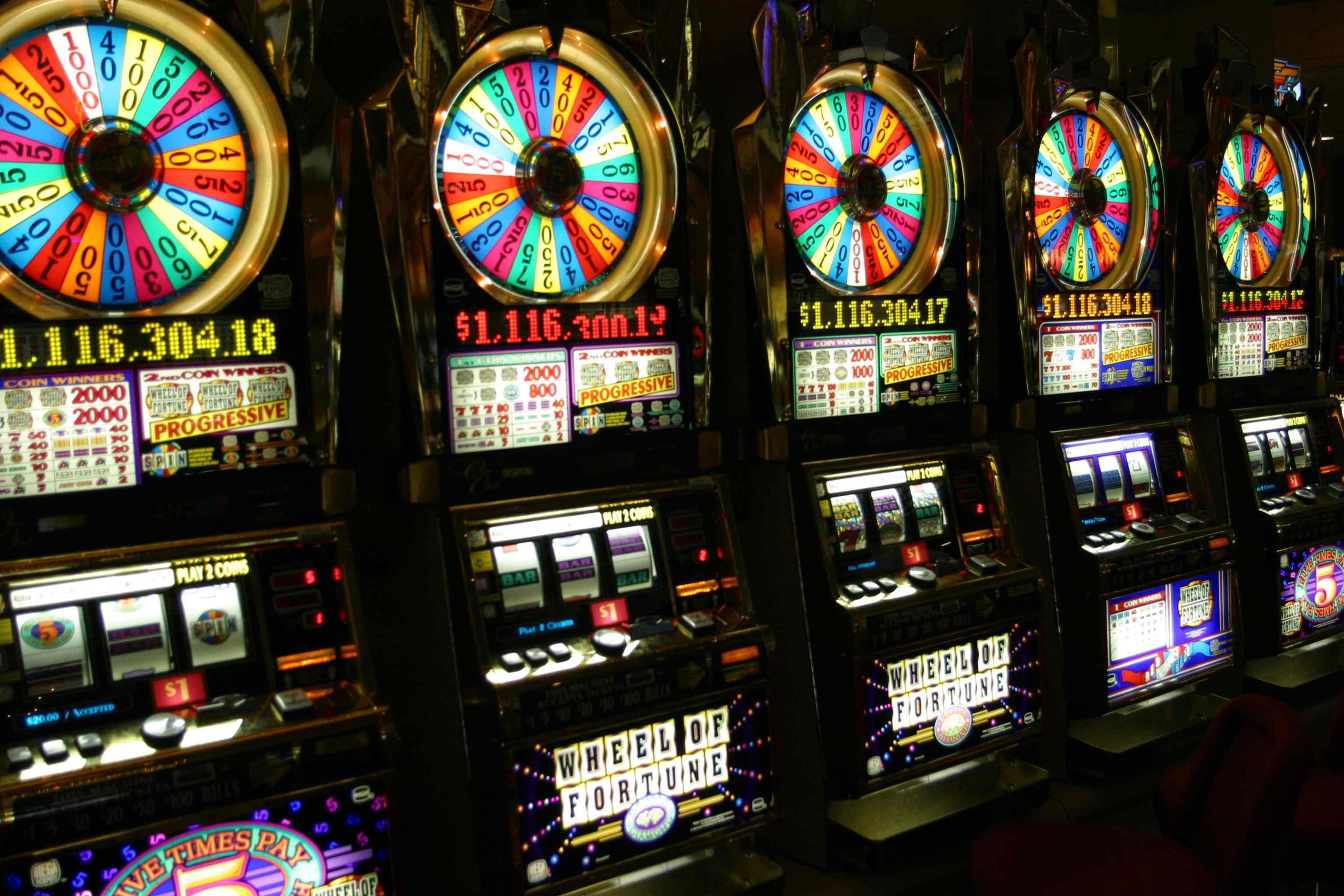 $780 Daily freeroll slot tournament at Mansion Casino